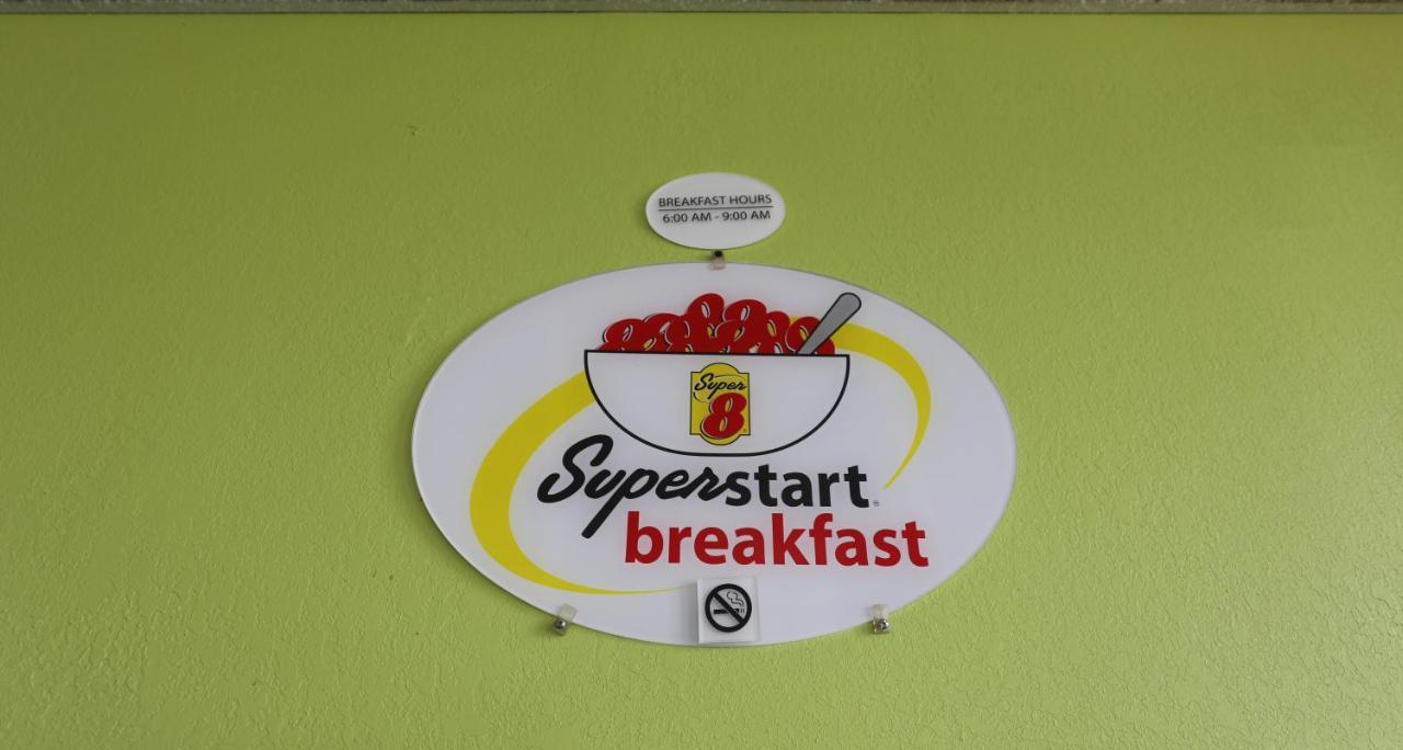 Super 8 By Wyndham Manassas Hotel Eksteriør billede