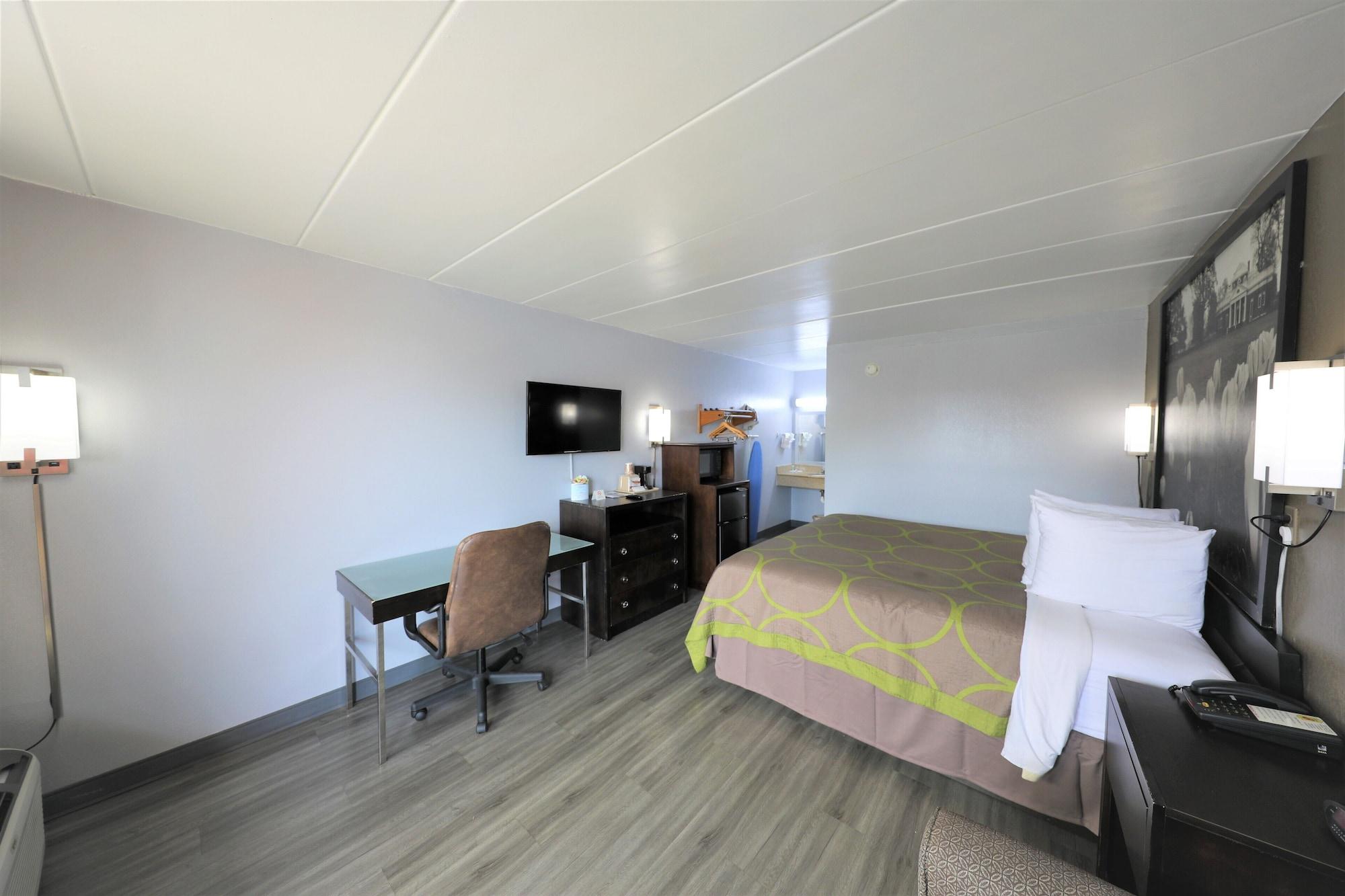 Super 8 By Wyndham Manassas Hotel Eksteriør billede