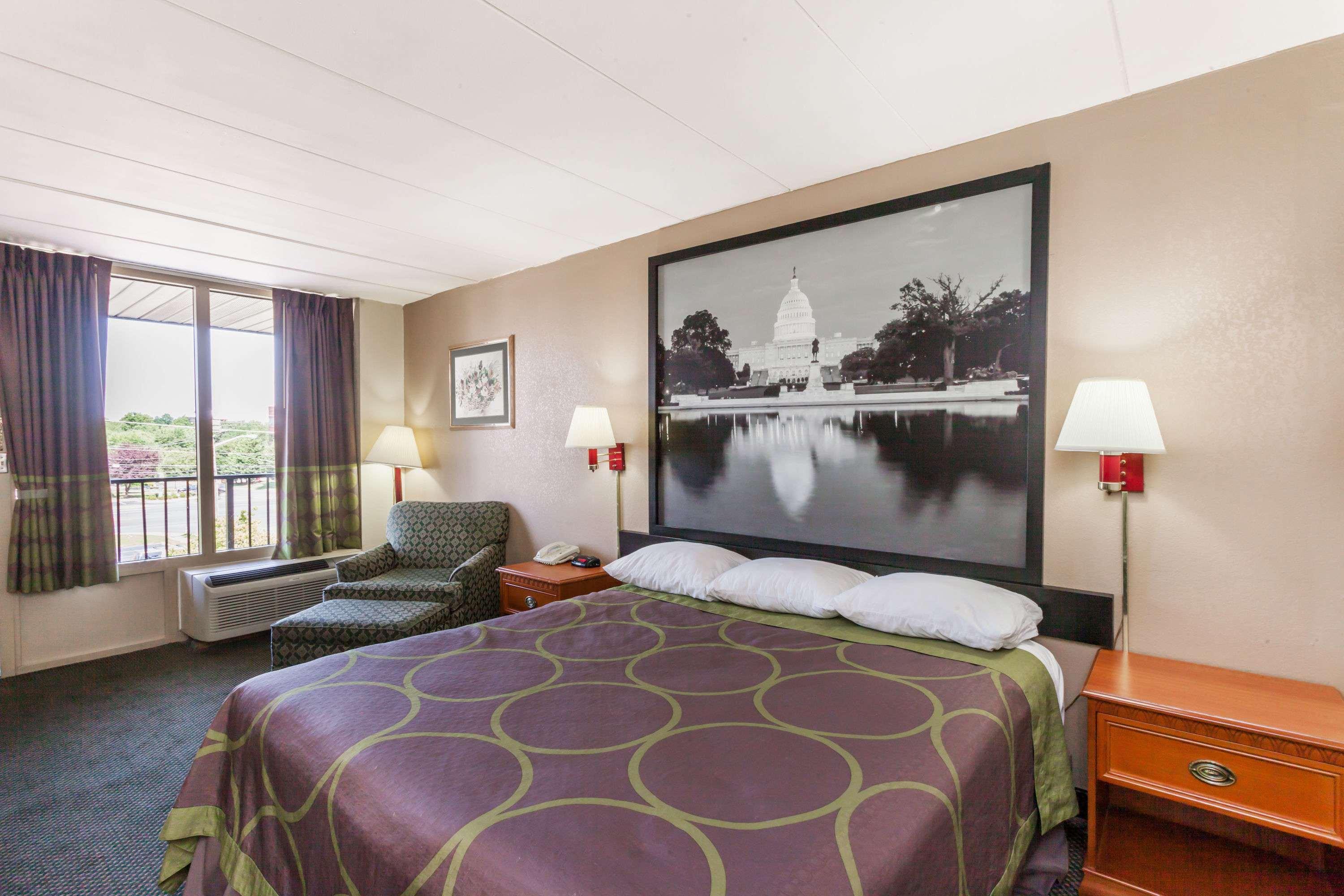 Super 8 By Wyndham Manassas Hotel Eksteriør billede