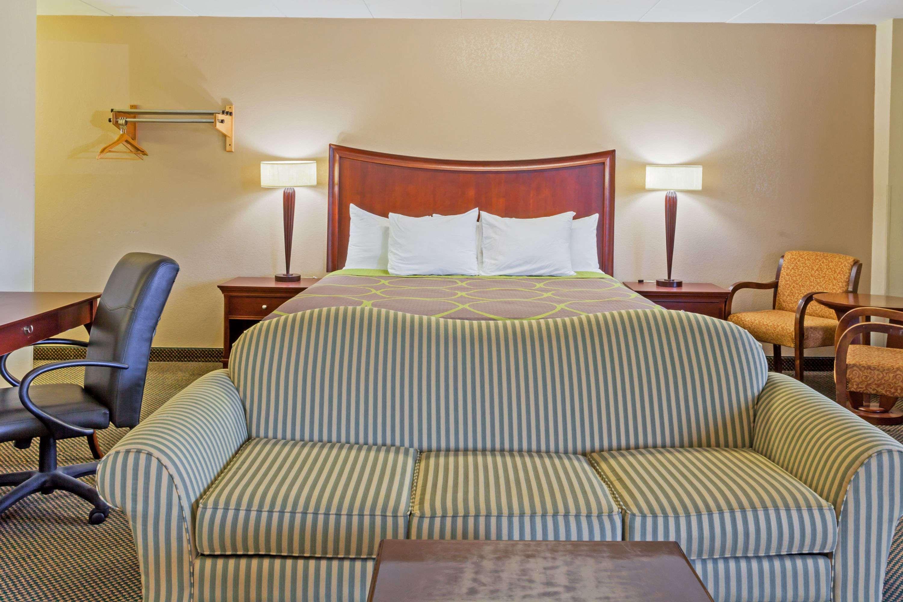 Super 8 By Wyndham Manassas Hotel Eksteriør billede