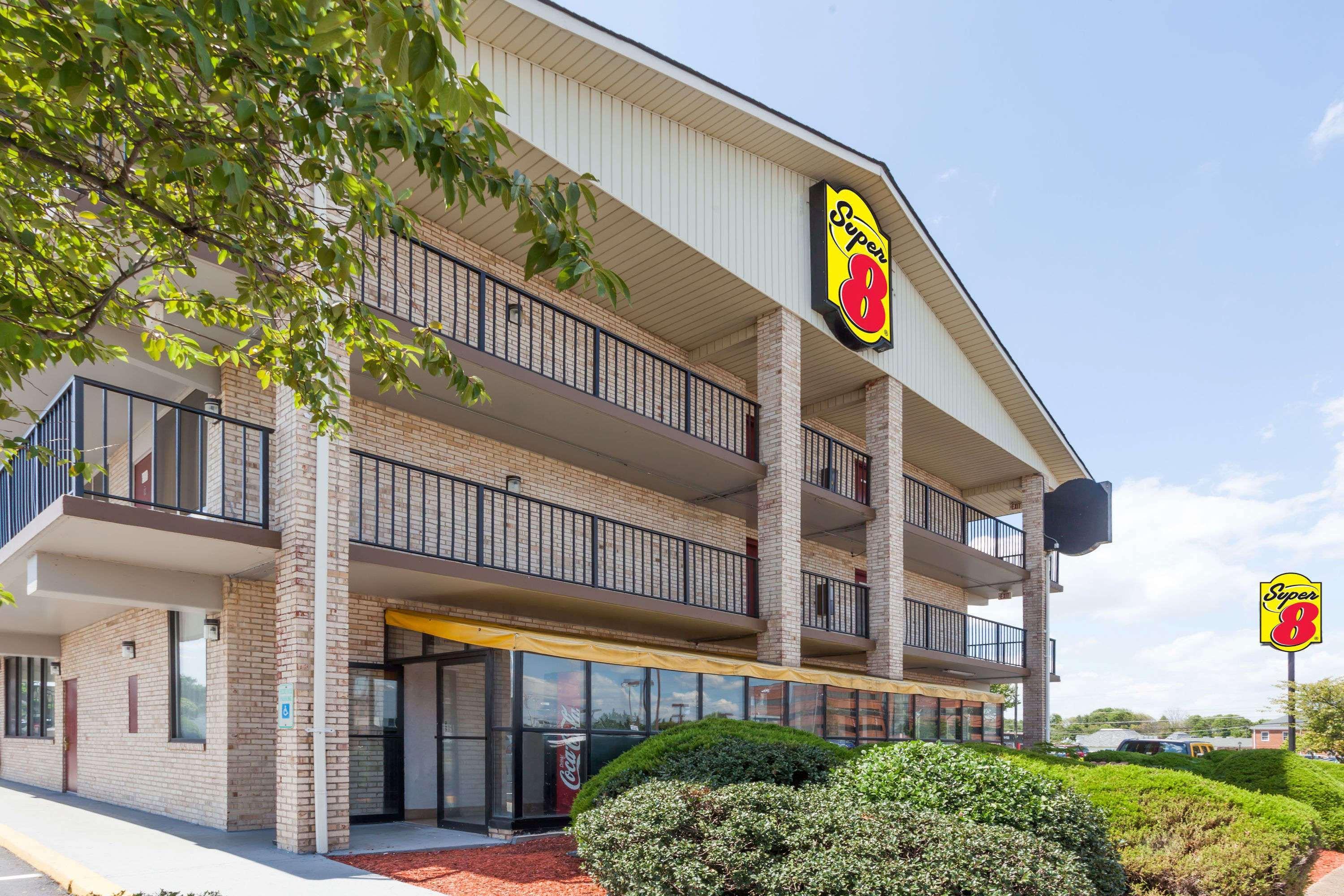 Super 8 By Wyndham Manassas Hotel Eksteriør billede